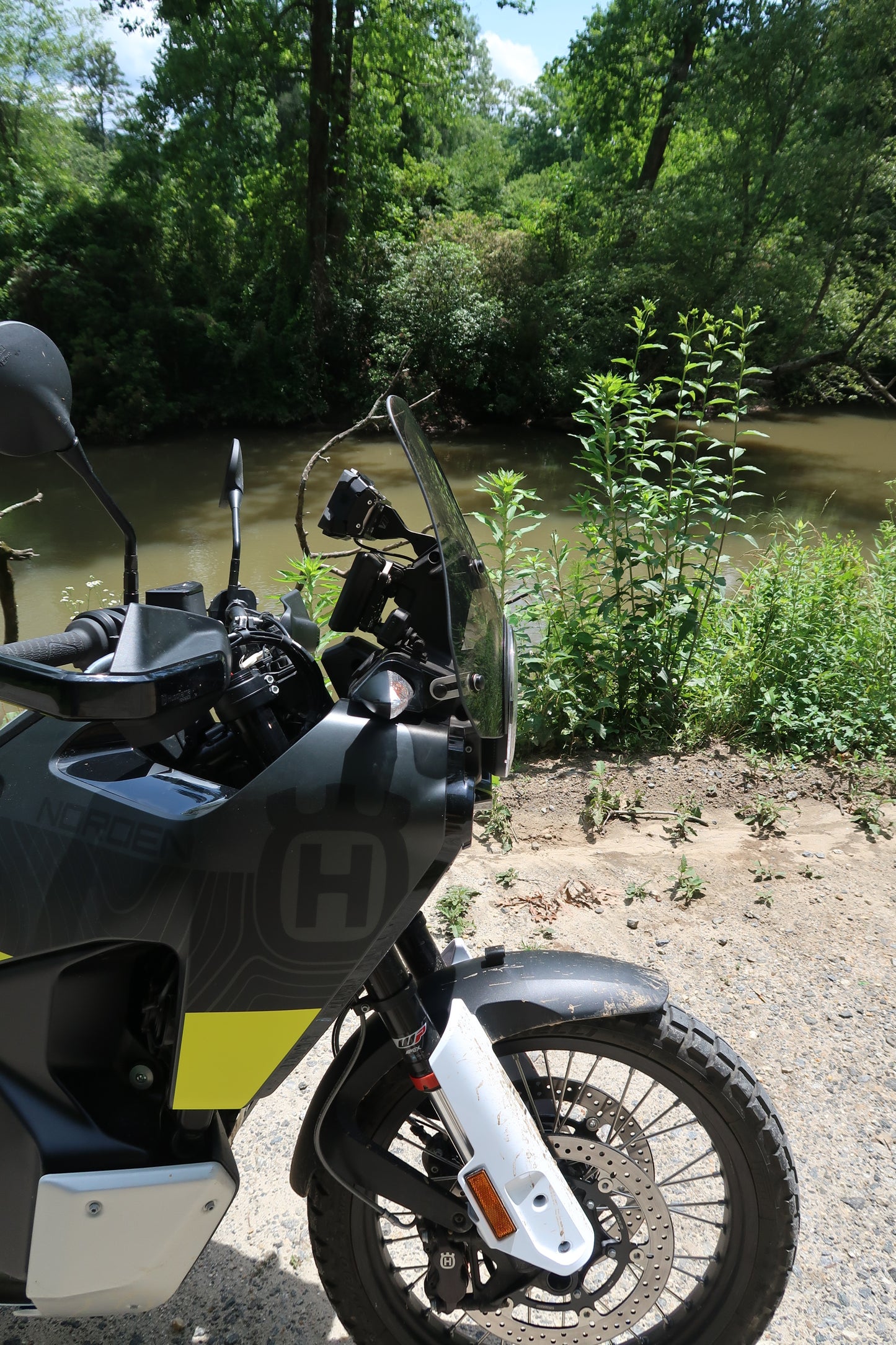 Husqvarna Norden 901 Rally Shield